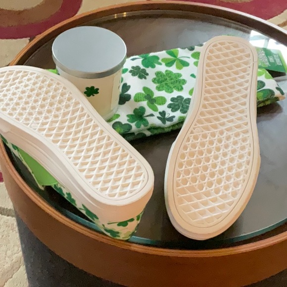 Shamrock slip on sneakers women’s size 7 brand new beautiful wear your Irish - Picture 3 of 5